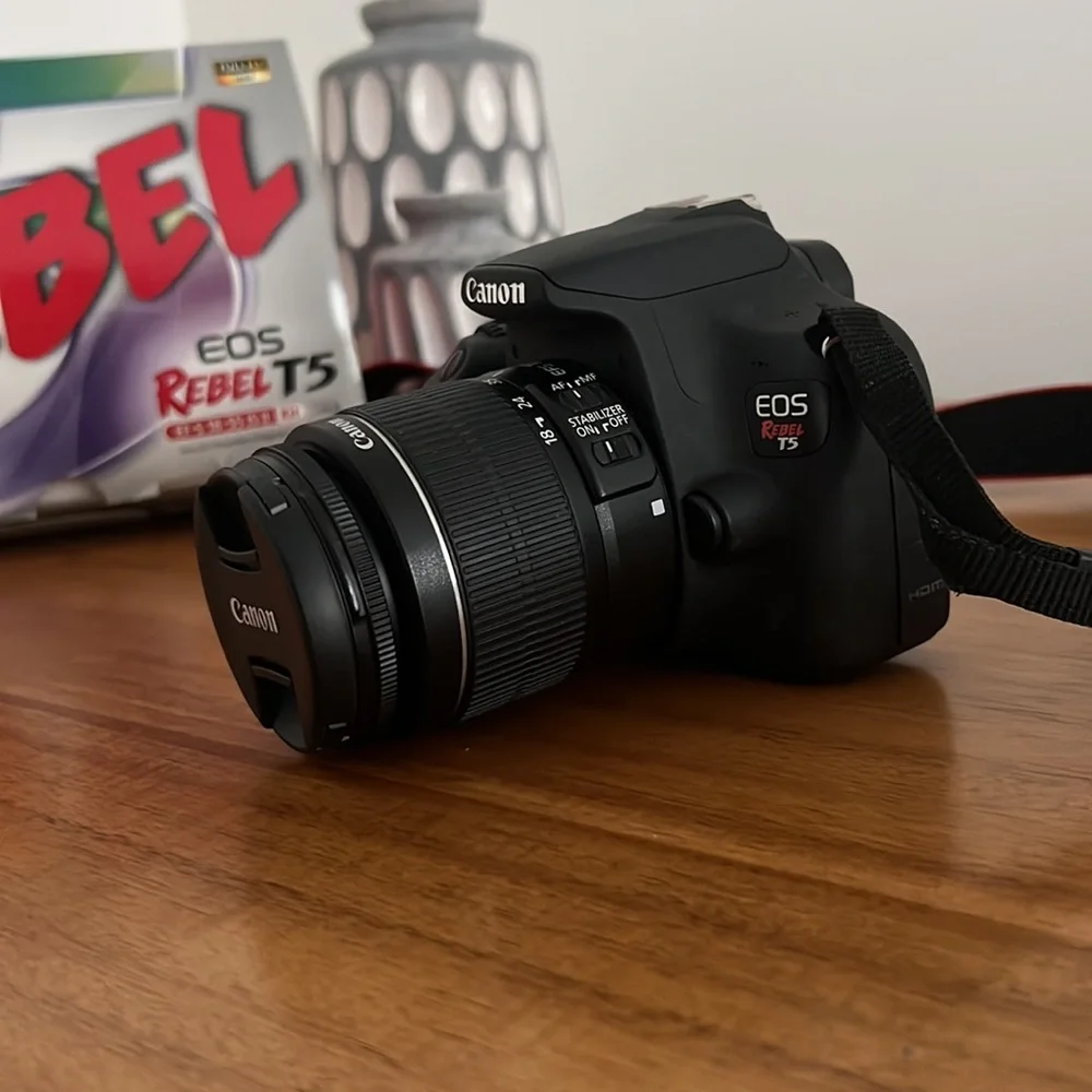 Canon Rebel T5 - Excellent Condition